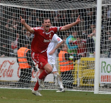 Gordon Greer Swindon Town celebrates scoring the last-minute equaliser against Norwich, 20 March 2010