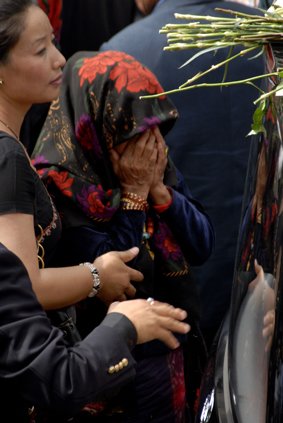 Gurkha family mourn at Wootton Bassett 20 July 2010