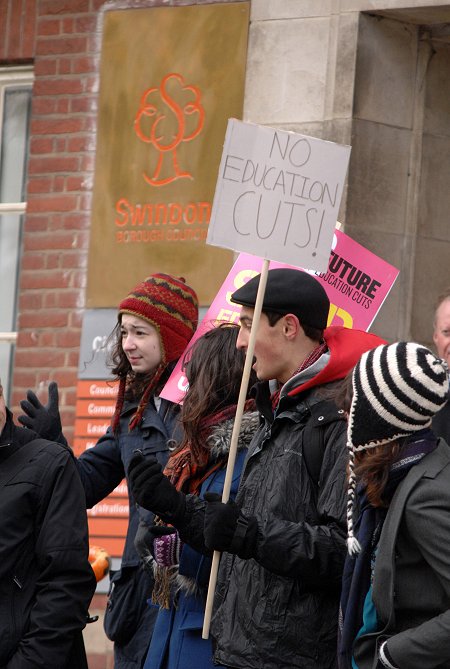 Swindon Students Protest at Swindon Council Offices