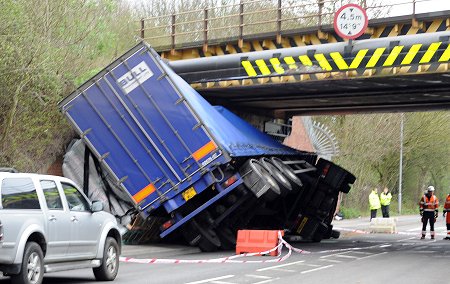 Lorry strikes bridge Swindon 2011