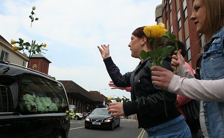 Sian O'Callaghan funeral cortege passes through Old Town, Swindon