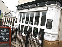 Longs Bar