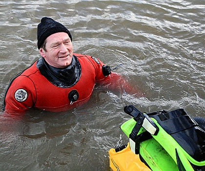 Swimming Down The Thames 08