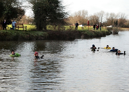 Swimming Down The Thames 08