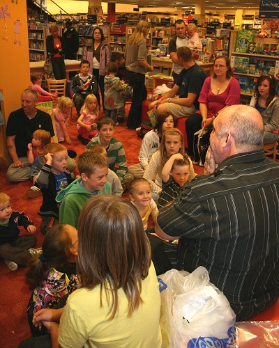 Storysacks storytelling at Borders Swindon