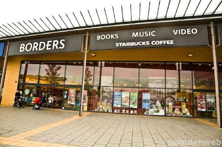 Chris Kamara book signing at Borders