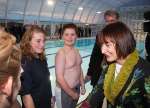 Tessa Jowell opens the new Highworth pool