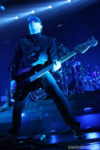 Pendulum at The Oasis
