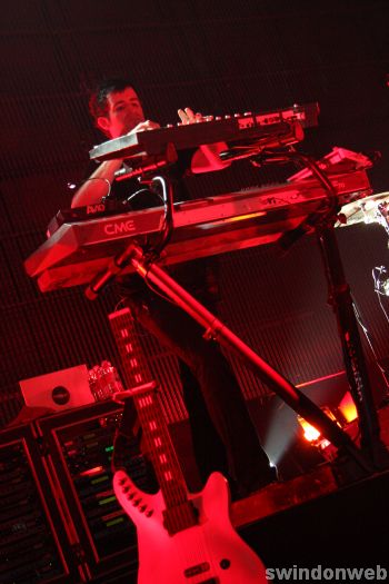 Pendulum at The Oasis