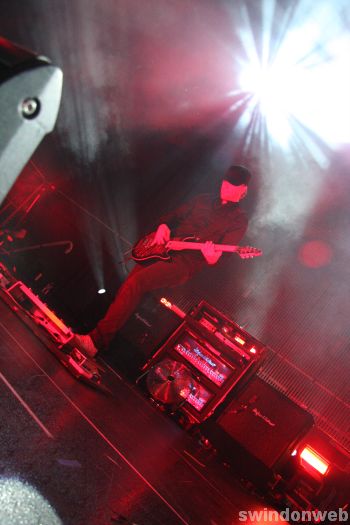 Pendulum at The Oasis