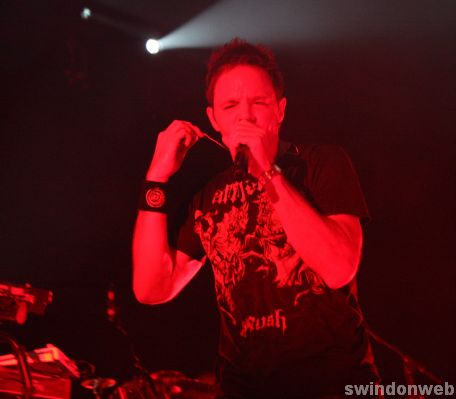 Pendulum at The Oasis
