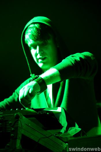Pendulum at The Oasis