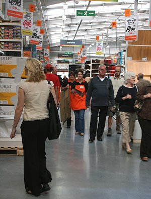 B & Q Opening