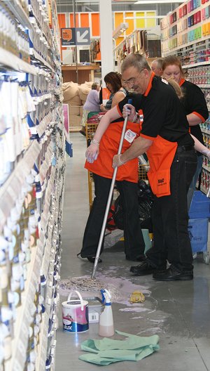 B & Q Opening