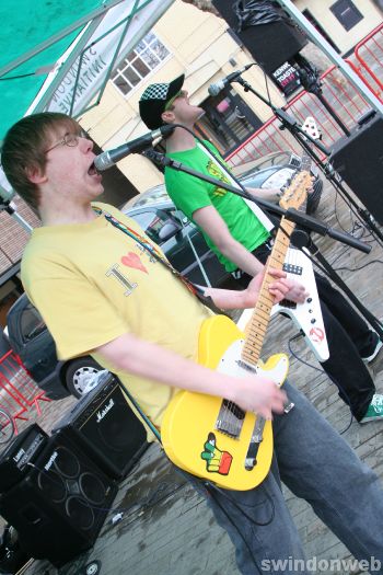 Frequently inSwindon music gig March 2009