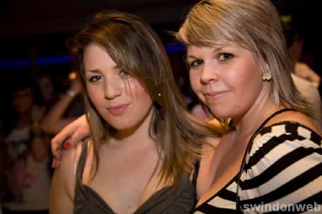 Page Three girls come to Liquid