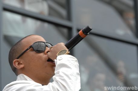JLS and Ironik perform at Nova Hreod
