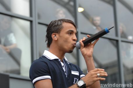 JLS and Ironik perform at Nova Hreod