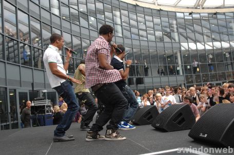 JLS and Ironik perform at Nova Hreod
