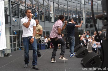 JLS and Ironik perform at Nova Hreod