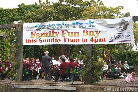 Queen's Park Family Fun Day 2009