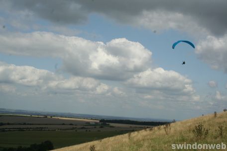 Paragliding on Liddington Hill