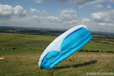 Paragliding on Liddington Hill