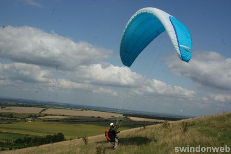 Paragliding on Liddington Hill