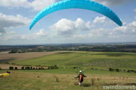 Paragliding on Liddington Hill
