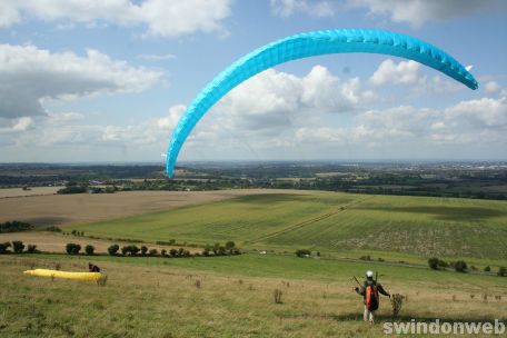 Paragliding on Liddington Hill