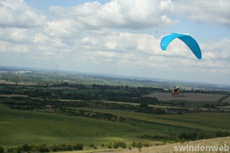 Paragliding on Liddington Hill