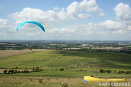 Paragliding on Liddington Hill