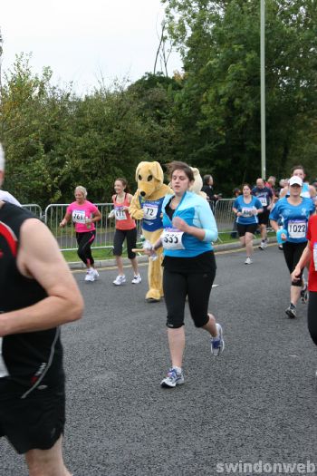 Swindon Half-Marathon 2011 - GALLERY 1