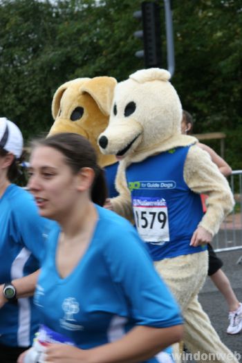 Swindon Half-Marathon 2011 - GALLERY 1