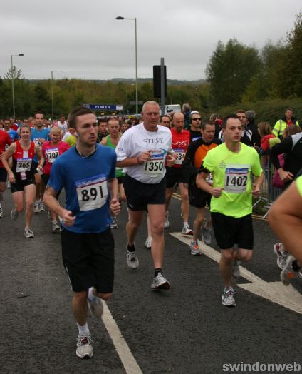 Swindon Half-Marathon 2011 - GALLERY 1
